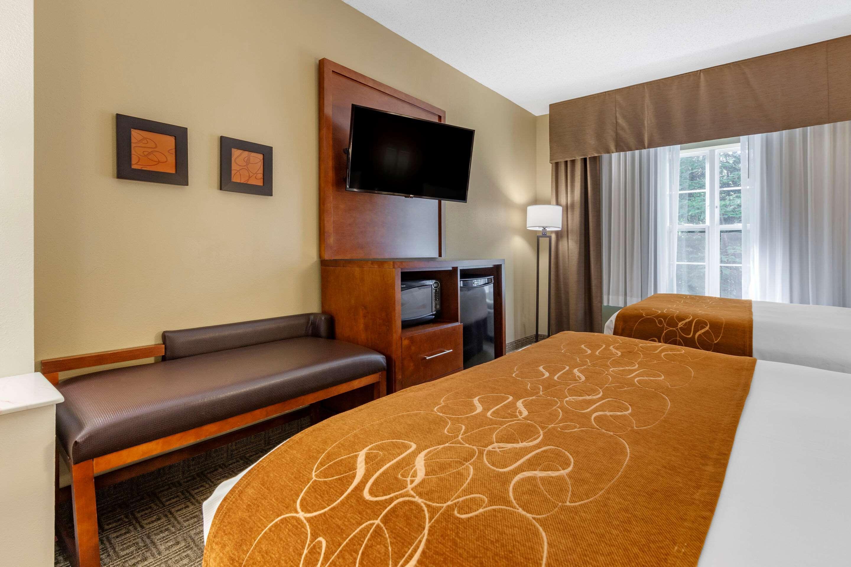 Comfort Suites Marquette Exterior photo